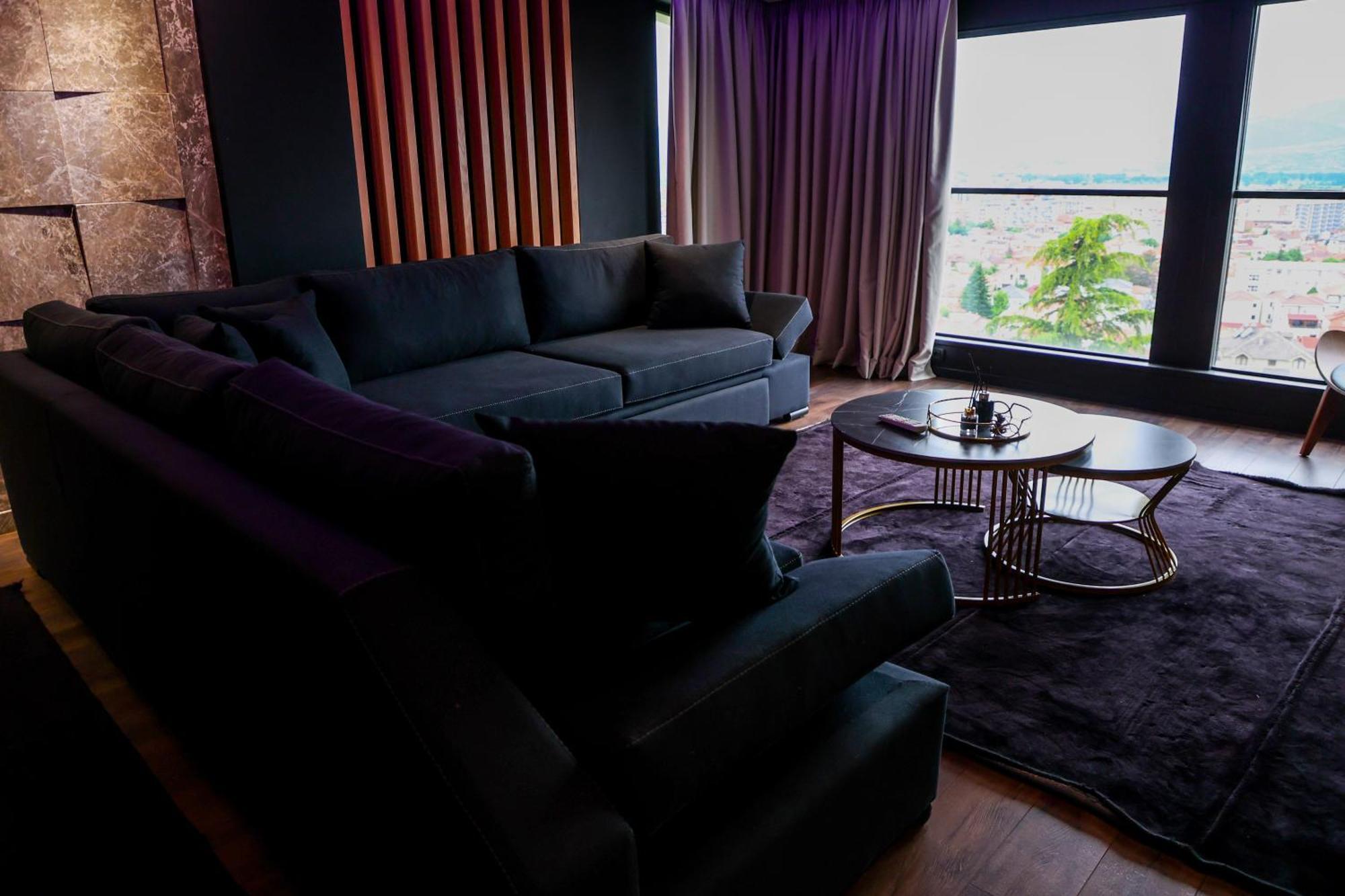 The View Penthouse1 *